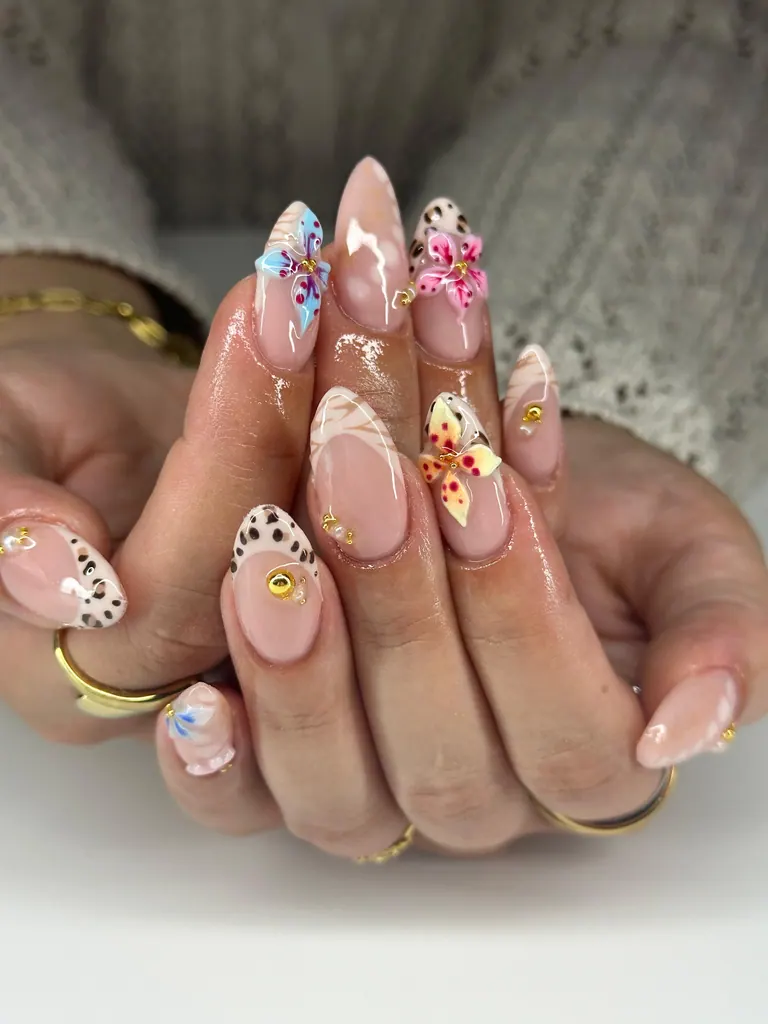 Set mit Charms und 3D Details · Moonlit Nails Hildesheim